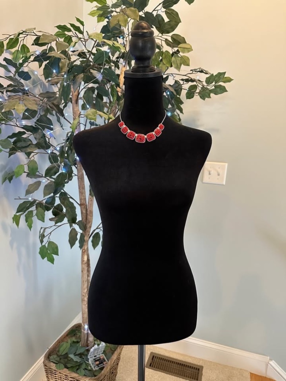 ✨ Statement Necklace & Matching Earrings Set ✨ New with tags